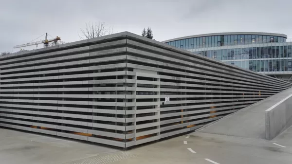 betonines lameles zaliuzi